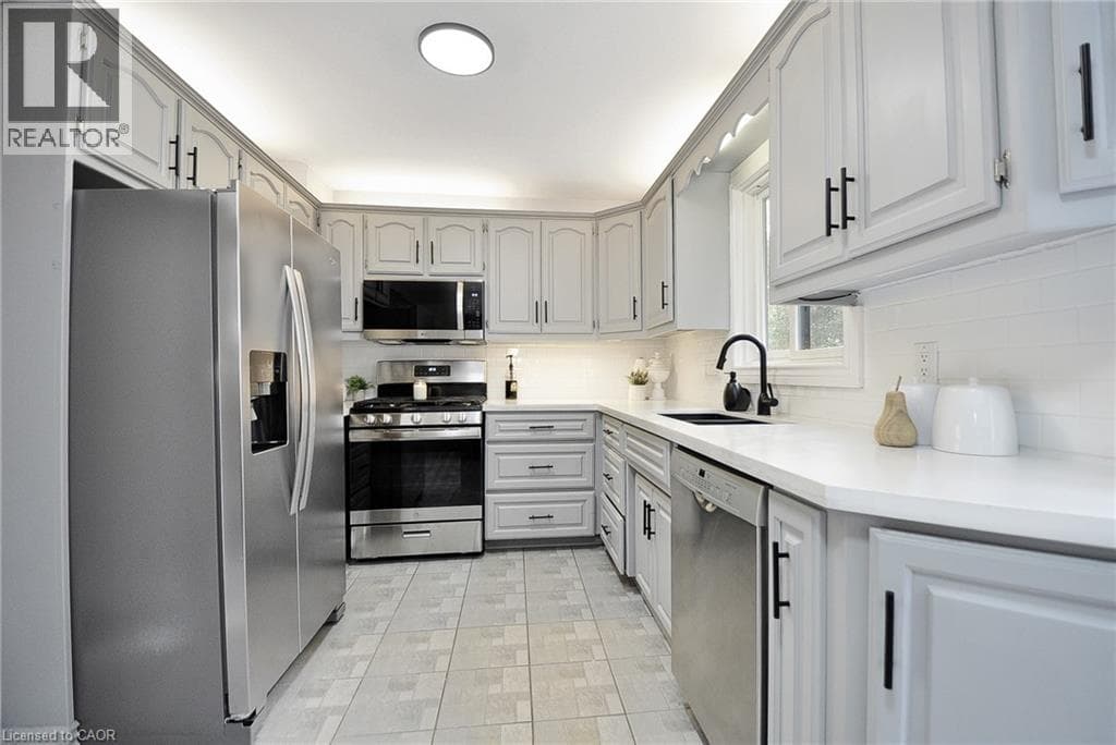Detached for sale at 6 CRICKET HOLLOW, Forest Heights, Kitchener, Ontario, photo 13