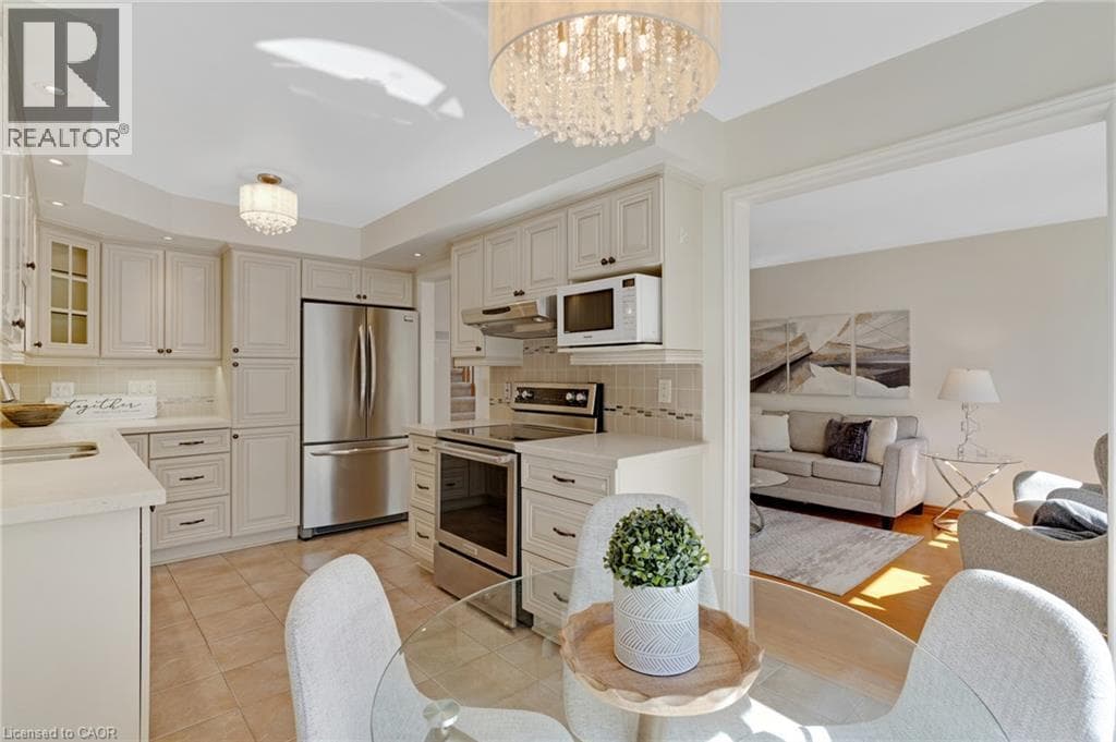 Townhouse for sale at 375 HOLIDAY INN Drive Unit# 28, Centennial, Cambridge, Ontario, photo 13