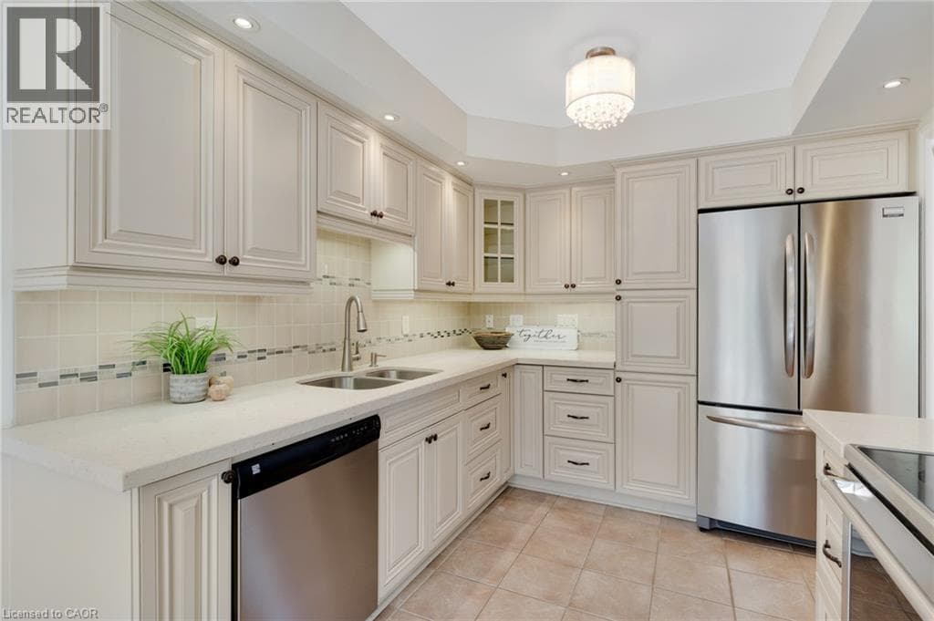 Townhouse for sale at 375 HOLIDAY INN Drive Unit# 28, Centennial, Cambridge, Ontario, photo 17