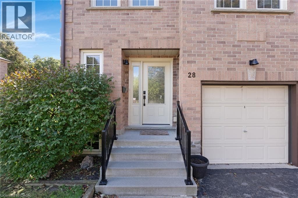 Townhouse for sale at 375 HOLIDAY INN Drive Unit# 28, Centennial, Cambridge, Ontario, photo 4