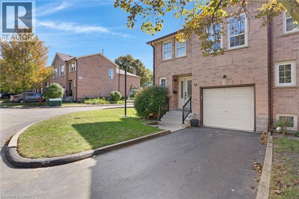 Townhouse for sale at 375 HOLIDAY INN Drive Unit# 28, Centennial, Cambridge, Ontario, photo 2