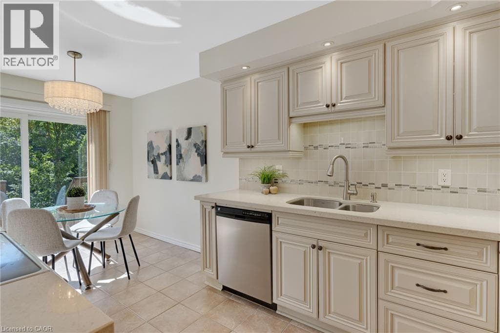 Townhouse for sale at 375 HOLIDAY INN Drive Unit# 28, Centennial, Cambridge, Ontario, photo 16