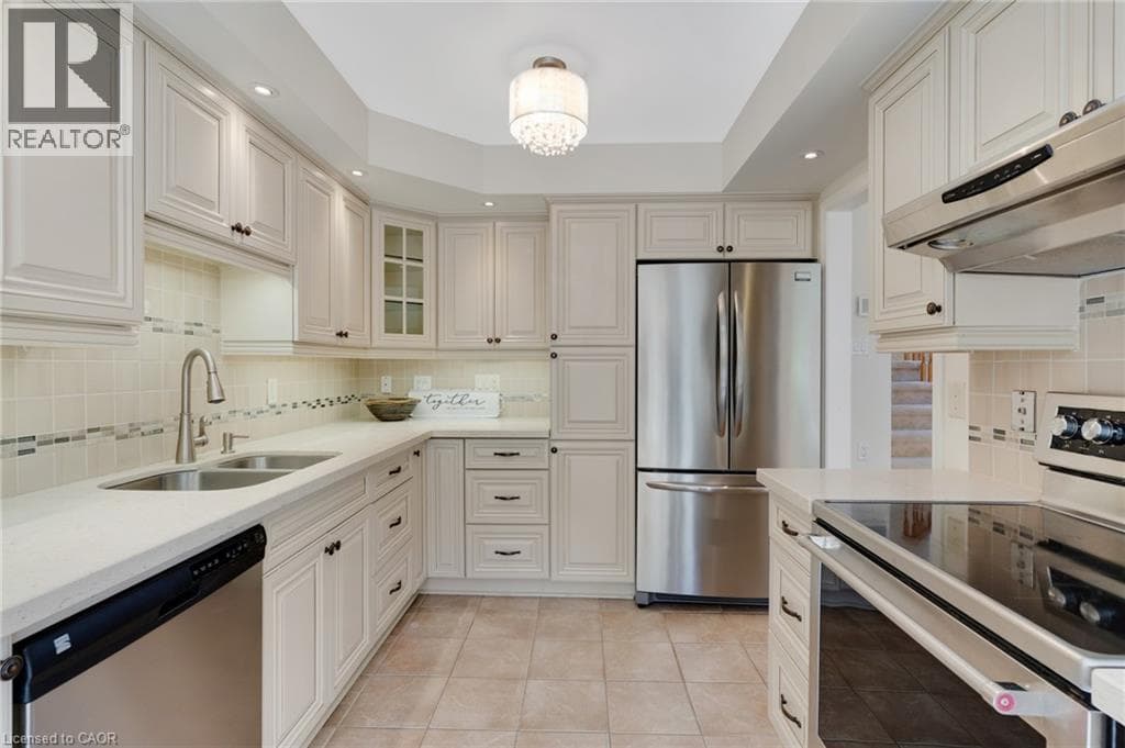 Townhouse for sale at 375 HOLIDAY INN Drive Unit# 28, Centennial, Cambridge, Ontario, photo 18