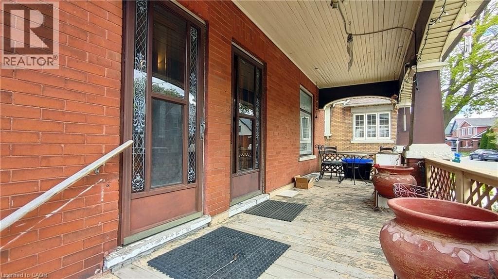 Detached for sale at 30 HOHNER Avenue, Central Frederick, Kitchener, Ontario, photo 4