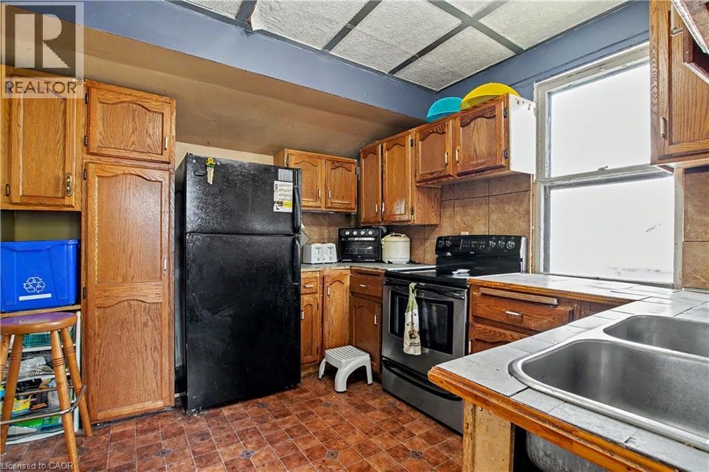Detached for sale at 30 HOHNER Avenue, Central Frederick, Kitchener, Ontario, photo 32