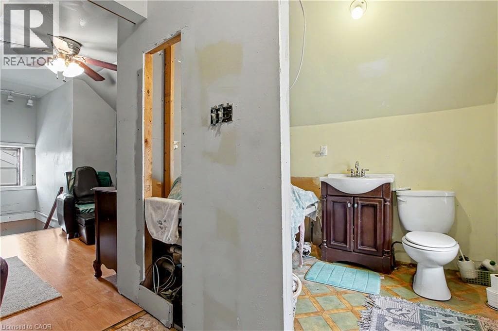 Detached for sale at 30 HOHNER Avenue, Central Frederick, Kitchener, Ontario, photo 40