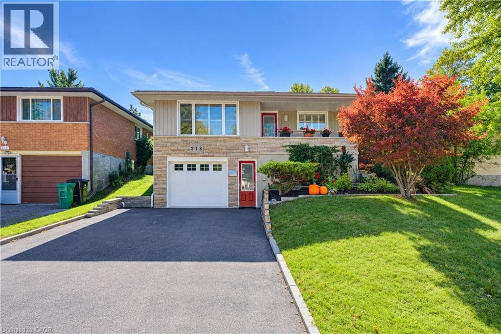 Detached for sale at 218 FORESTWOOD Drive, Forest Heights, Kitchener, Ontario, photo 2