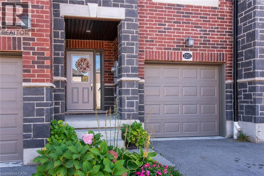 Townhouse for sale at 120 MONARCH WOODS Drive, Doon South, Kitchener, Ontario, photo 2