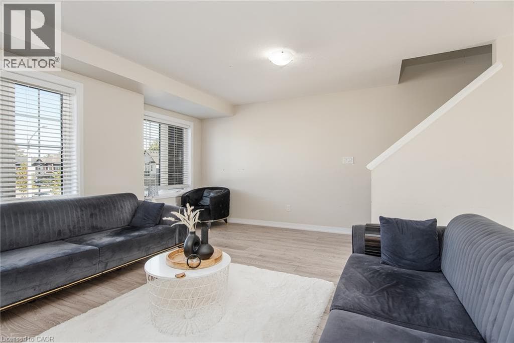 Townhouse for sale at 120 MONARCH WOODS Drive, Doon South, Kitchener, Ontario, photo 3