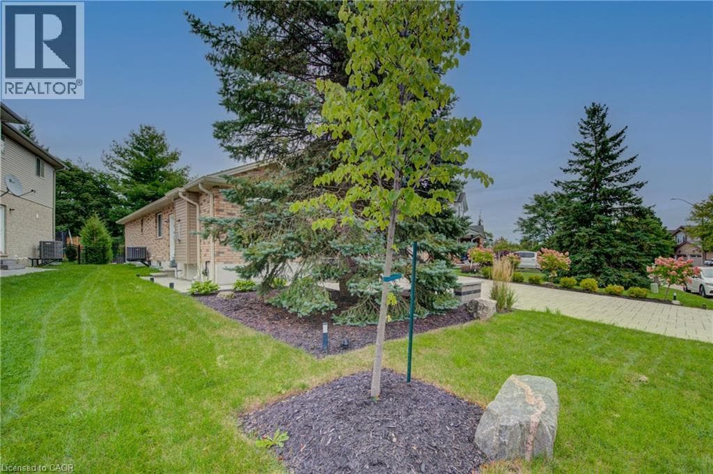 Detached for sale at 574 CLIPPER Drive, Eastbridge, Waterloo, Ontario, photo 4