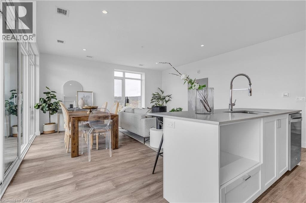 Apartment for sale at 15 GLEBE Street Unit# 1414, Downtown Galt, Cambridge, Ontario, photo 4