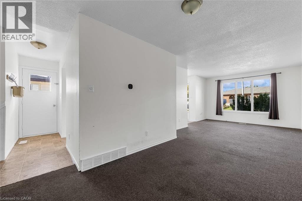 Semi-detached for sale at 16 CRYSTAL Court, Northview, Cambridge, Ontario, photo 4