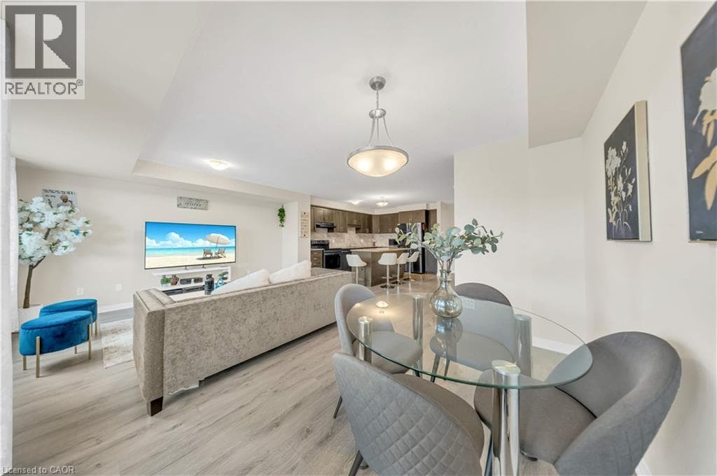 Townhouse for sale at 23 VALENCIA Avenue, Huron Park, Kitchener, Ontario, photo 18