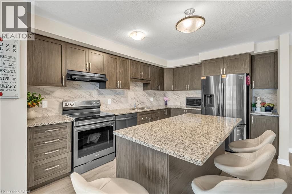 Townhouse for sale at 23 VALENCIA Avenue, Huron Park, Kitchener, Ontario, photo 13