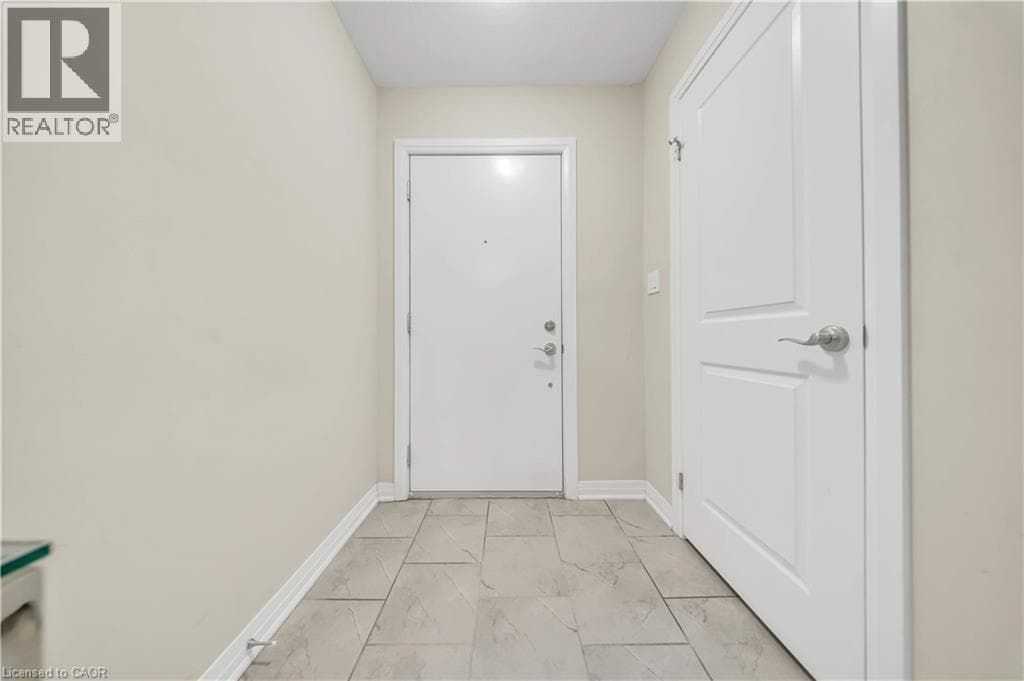 Townhouse for sale at 23 VALENCIA Avenue, Huron Park, Kitchener, Ontario, photo 5