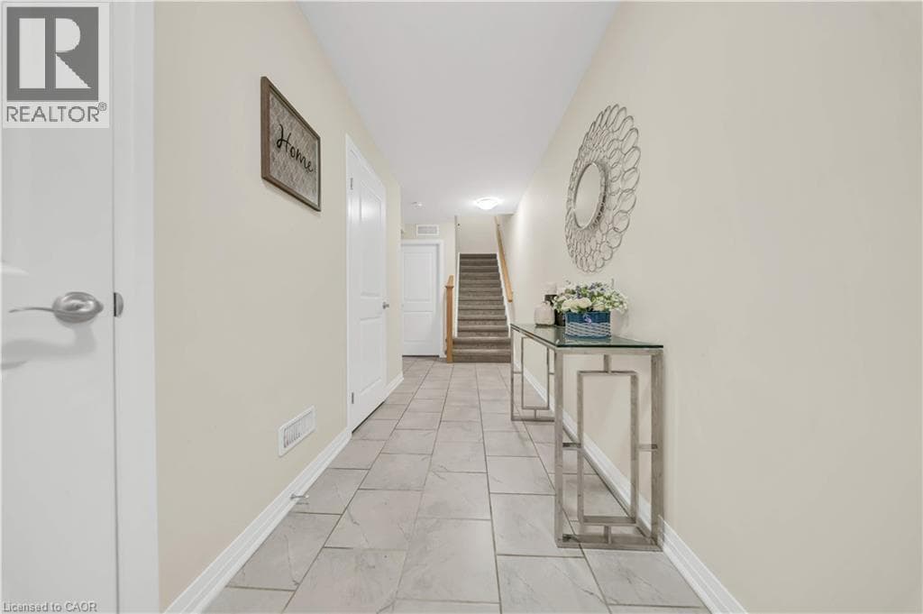 Townhouse for sale at 23 VALENCIA Avenue, Huron Park, Kitchener, Ontario, photo 4