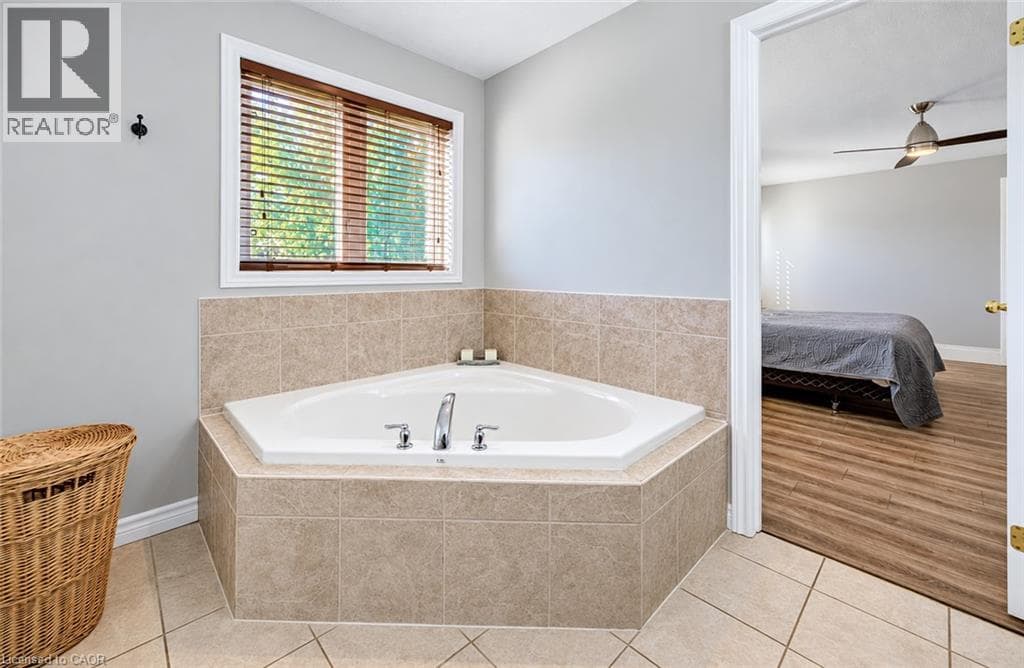 Detached for sale at 102 SCHWEITZER Crescent, Wellesley, Wellesley, Ontario, photo 36