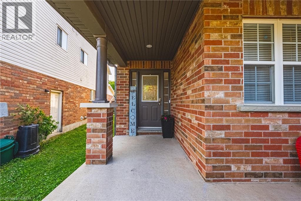 Detached for sale at 140 COUNTRY CLUB Drive, Shades Mills, Cambridge, Ontario, photo 3