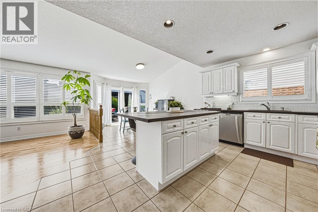 Detached for sale at 140 COUNTRY CLUB Drive, Shades Mills, Cambridge, Ontario, photo 8