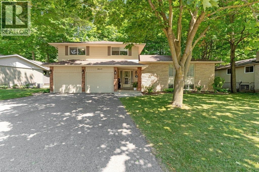 11 GREY OWL Drive