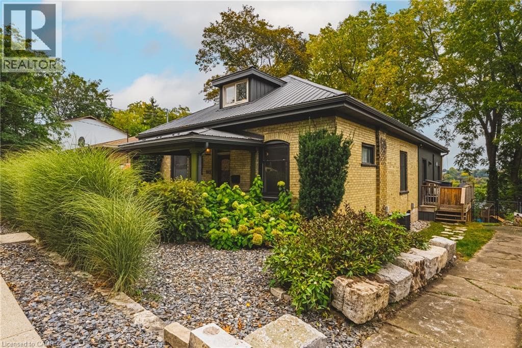 Detached for sale at 103 COURTNEY Street, Downtown Hespeler, Cambridge, Ontario, photo 2