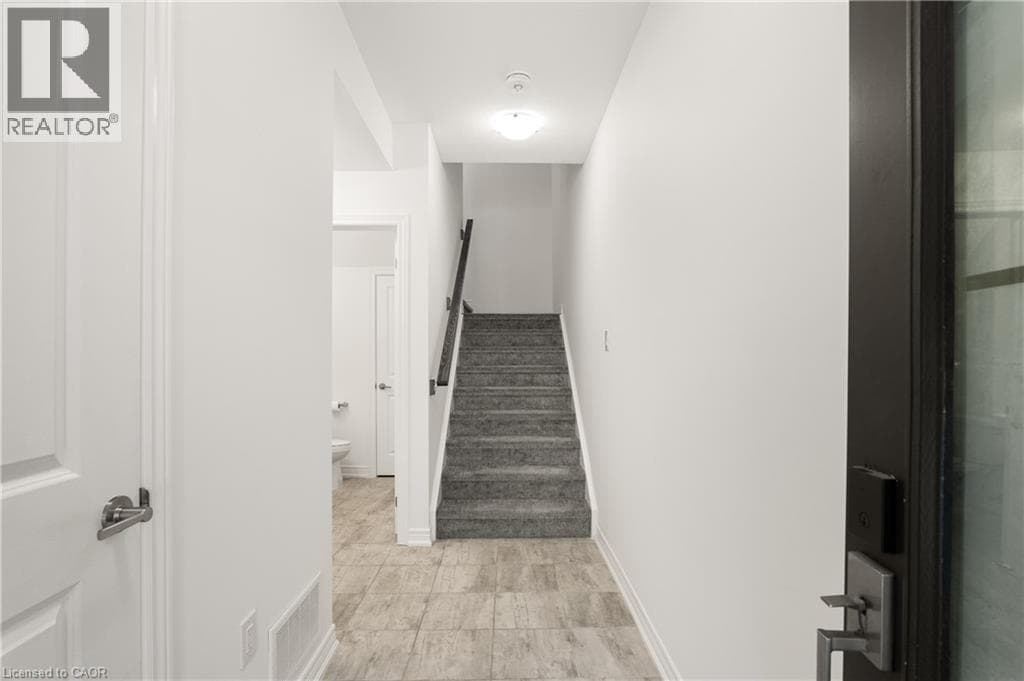 Townhouse for sale at 10 BIRMINGHAM Drive Unit# 129, Industrial Park, Cambridge, Ontario, photo 5