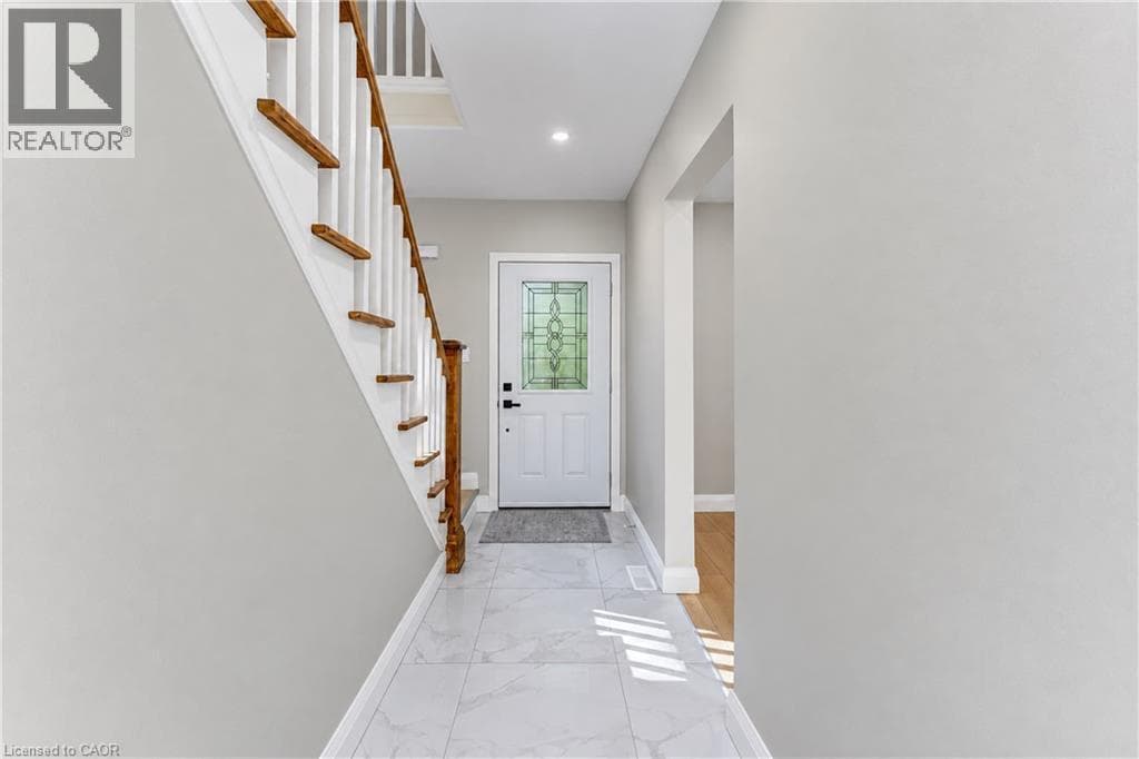 Semi-detached for sale at 18 MIEHM Place, Civic Centre, Kitchener, Ontario, photo 6
