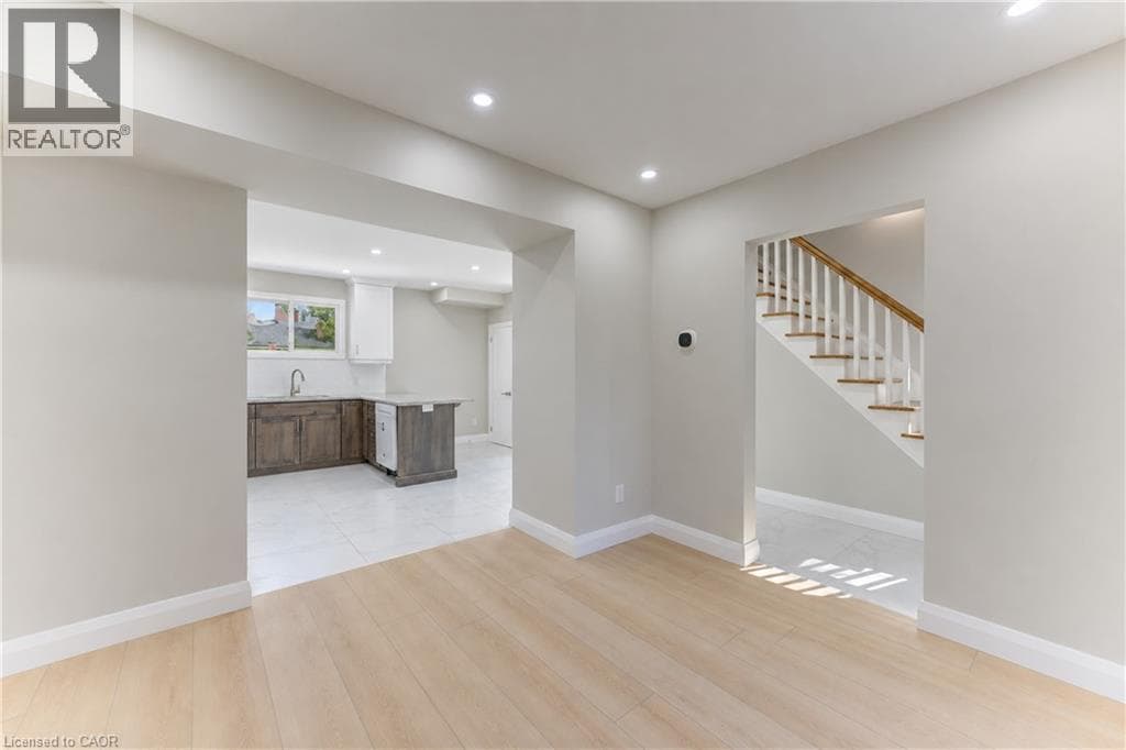 Semi-detached for sale at 18 MIEHM Place, Civic Centre, Kitchener, Ontario, photo 13