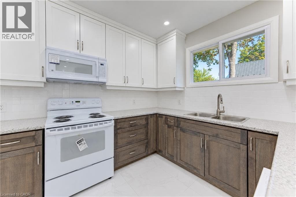 Semi-detached for sale at 18 MIEHM Place, Civic Centre, Kitchener, Ontario, photo 12