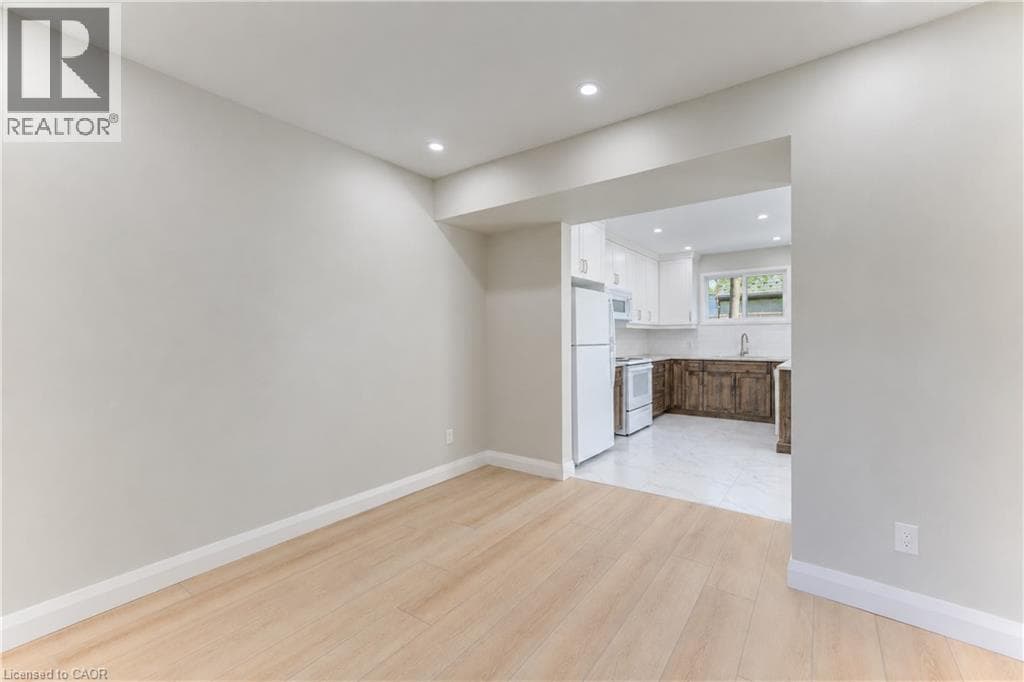 Semi-detached for sale at 18 MIEHM Place, Civic Centre, Kitchener, Ontario, photo 11