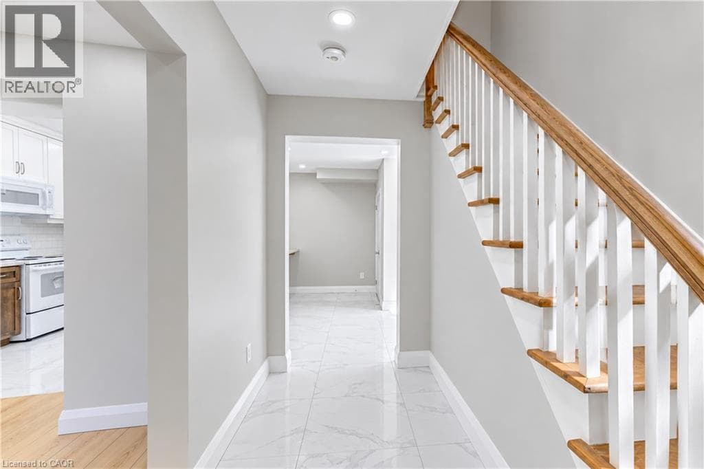 Semi-detached for sale at 18 MIEHM Place, Civic Centre, Kitchener, Ontario, photo 7