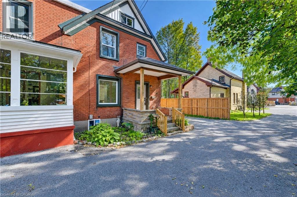 Semi-detached for sale at 18 MIEHM Place, Civic Centre, Kitchener, Ontario, photo 2