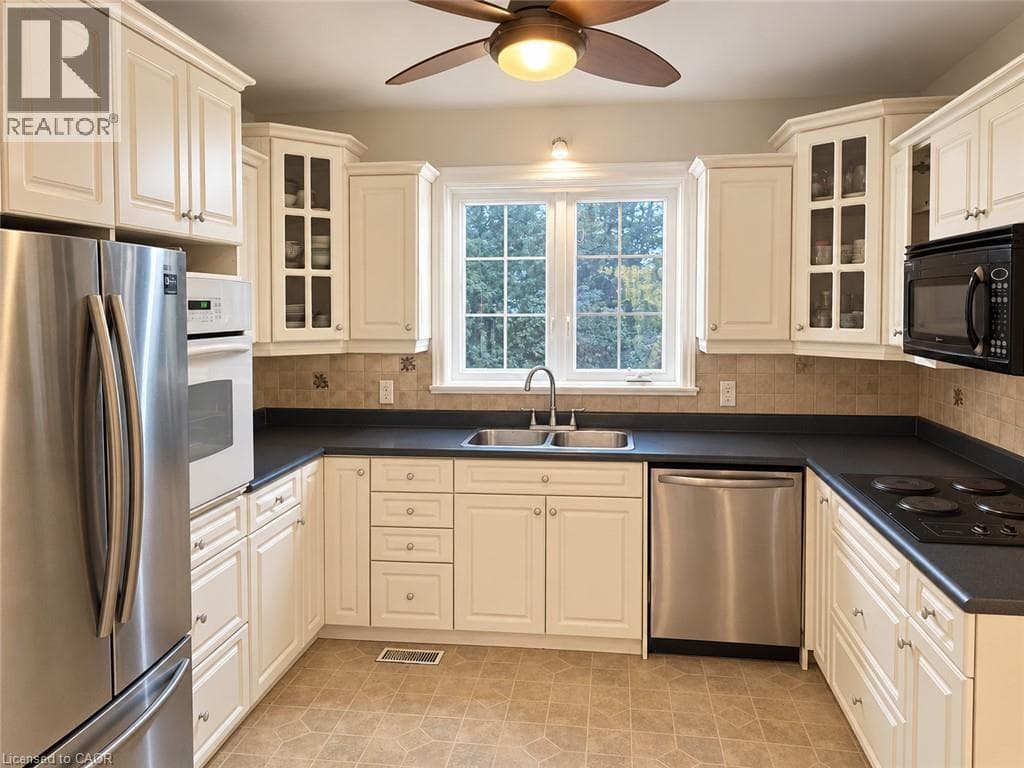 Detached for sale at 70 JACKSON Avenue, Eastwood, Kitchener, Ontario, photo 9