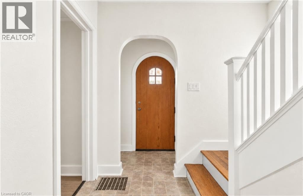 Detached for sale at 70 JACKSON Avenue, Eastwood, Kitchener, Ontario, photo 4