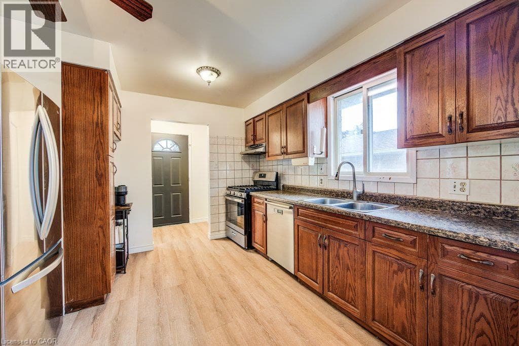 Detached for sale at 143 SUNRISE Place, Grand River North, Kitchener, Ontario, photo 7