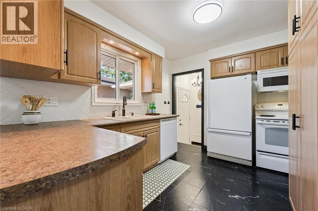 Detached for sale at 54 PINECREST Drive, Stanley Park, Kitchener, Ontario, photo 11
