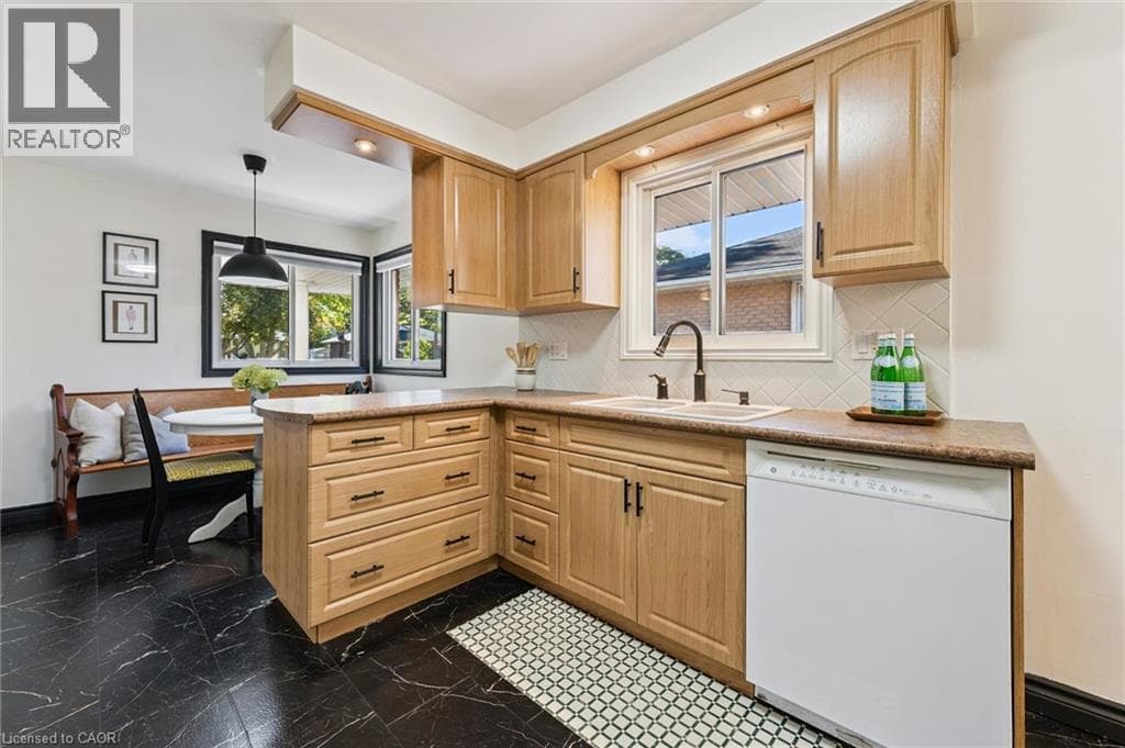 Detached for sale at 54 PINECREST Drive, Stanley Park, Kitchener, Ontario, photo 13