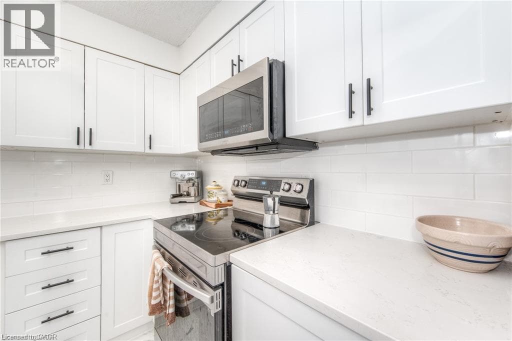 Apartment for sale at 225 HARVARD Place Unit# 402, Lincoln Heights, Waterloo, Ontario, photo 4