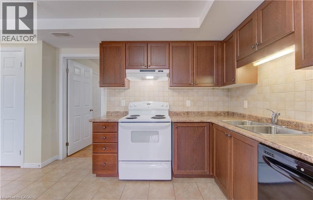Apartment for sale at 1460 HIGHLAND Road W Unit# 10F, Highland West, Kitchener, Ontario, photo 17