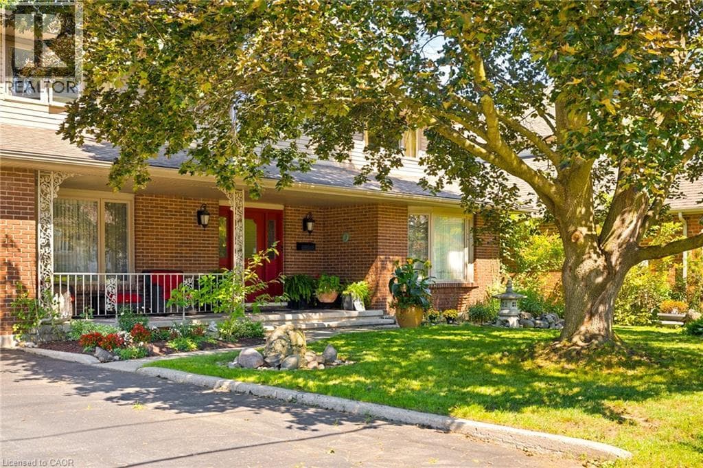 Detached for sale at 142 CARSON Drive, Heritage Park, Kitchener, Ontario, photo 4