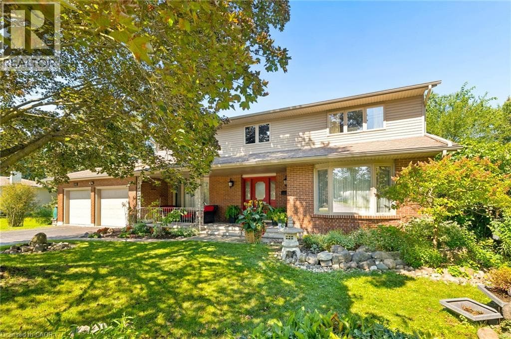 Detached for sale at 142 CARSON Drive, Heritage Park, Kitchener, Ontario, photo 2