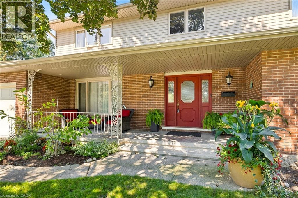 Detached for sale at 142 CARSON Drive, Heritage Park, Kitchener, Ontario, photo 5