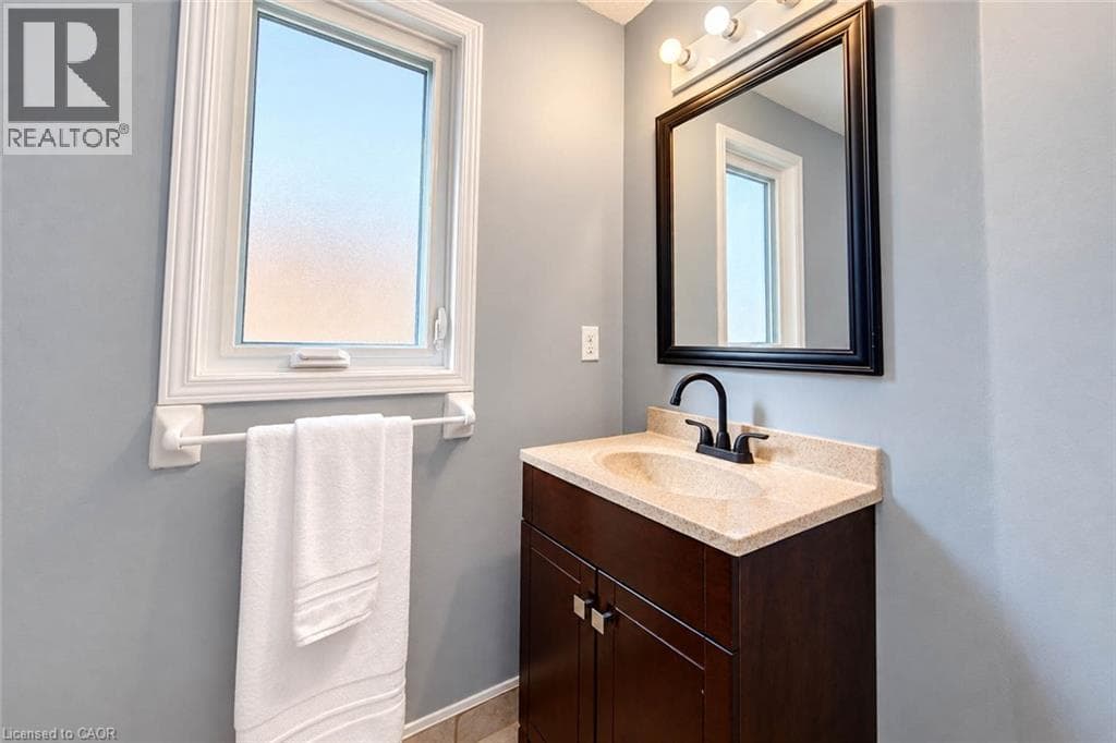 Detached for sale at 327 OPRINGTON Place, Highland West, Kitchener, Ontario, photo 4