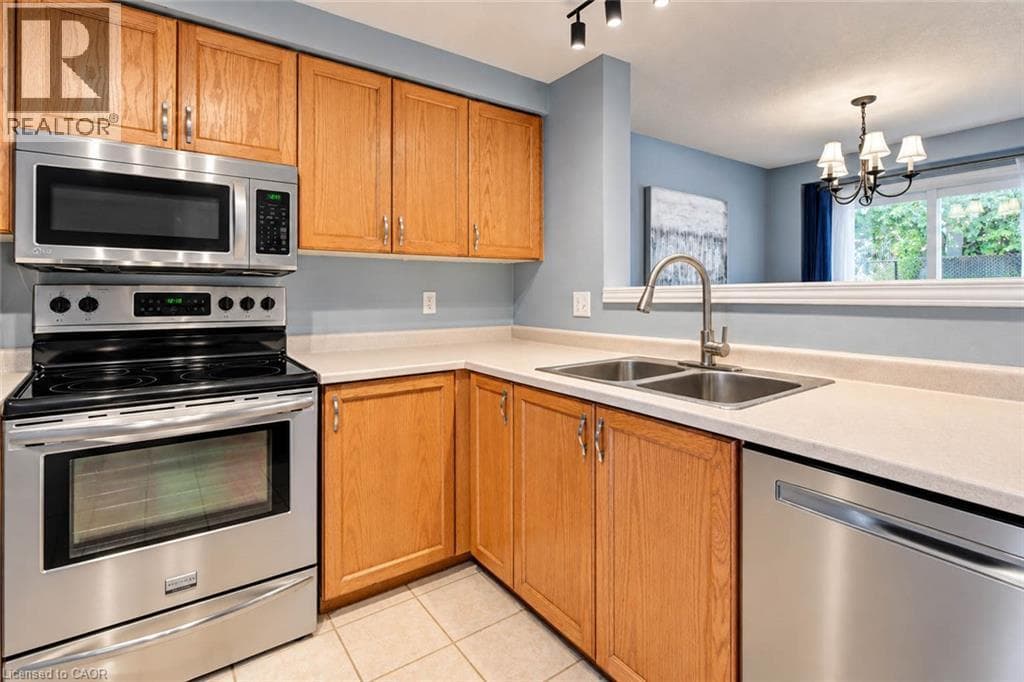 Detached for sale at 327 OPRINGTON Place, Highland West, Kitchener, Ontario, photo 8
