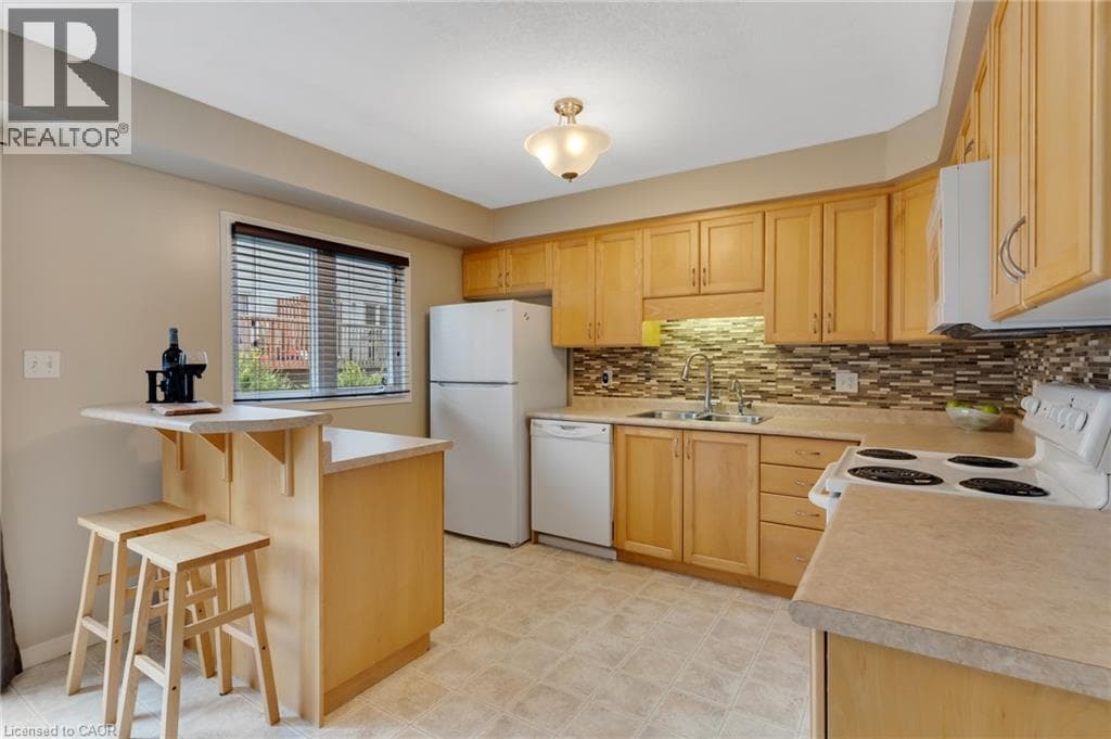 Townhouse for sale at 175 DAVID BERGEY Drive Unit# H54, Laurentian West, Kitchener, Ontario, photo 10