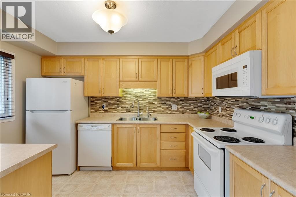 Townhouse for sale at 175 DAVID BERGEY Drive Unit# H54, Laurentian West, Kitchener, Ontario, photo 11