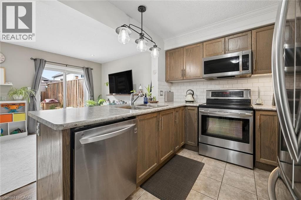 Townhouse for sale at 163 WILLIAM Street, Elmira, Woolwich, Ontario, photo 9