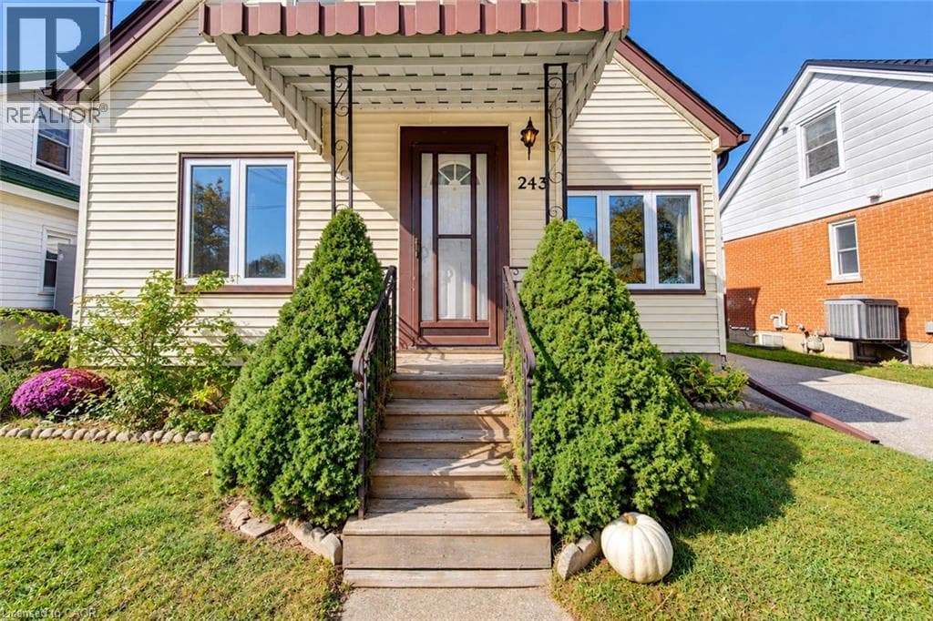 Detached for sale at 243 EDWIN Street, Fairfield, Kitchener, Ontario, photo 2
