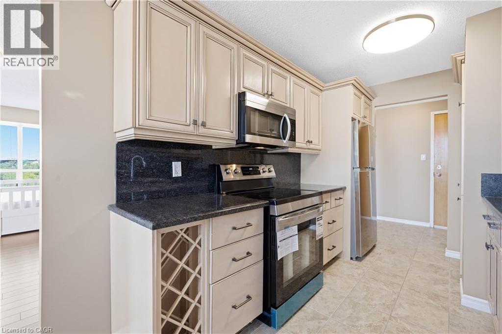 Apartment for sale at 55 BLUE SPRINGS Drive Unit# 611, Lincoln Heights, Waterloo, Ontario, photo 9