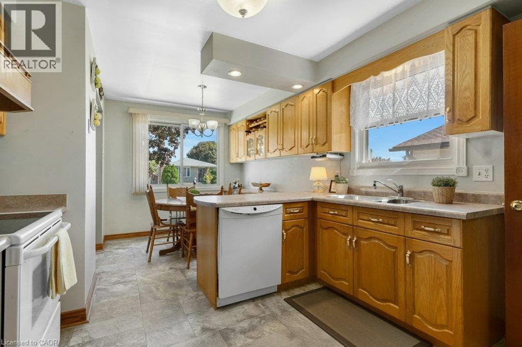 Detached for sale at 222 THUNDERBIRD Drive, Elgin Park, Cambridge, Ontario, photo 15